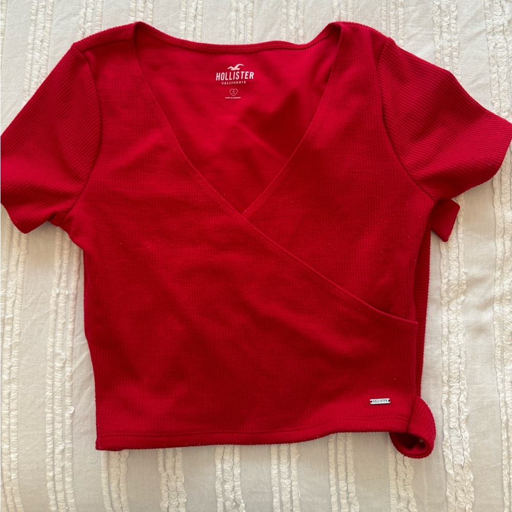 Hollister V-neck Tee with Bow on Back Size Small